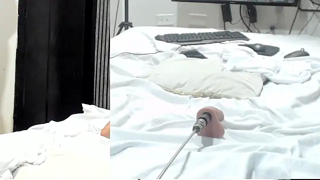 Snapshot of isabella_castro2 chatting on 04.09.26 isabella castro2 online show from 04.09.26