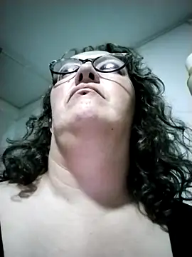 Snapshot of _Saraqueen chatting on 03.06.26 Saraqueen online show from 03.06.26