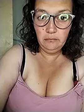 Snapshot of _Saraqueen chatting on 03.08.26 Saraqueen online show from 03.08.26