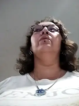 Snapshot of _Saraqueen chatting on 03.11.26 Saraqueen online show from 03.11.26