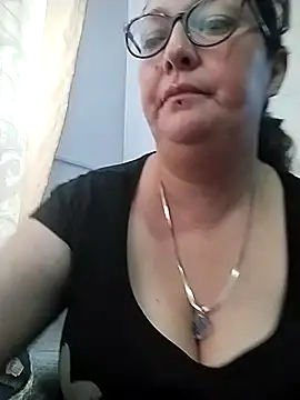 Snapshot of _Saraqueen chatting on 03.12.26 Saraqueen online show from 03.12.26