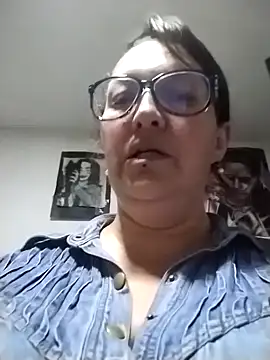 Snapshot of _Saraqueen chatting on 04.03.26 Saraqueen online show from 04.03.26