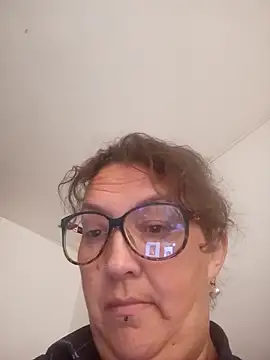 Snapshot of _Saraqueen chatting on 04.05.26 Saraqueen online show from 04.05.26