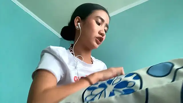 RessieAshcroft online show from 02.21.26