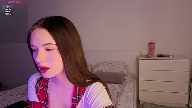 SirenBeatrice online show from 04.10.26