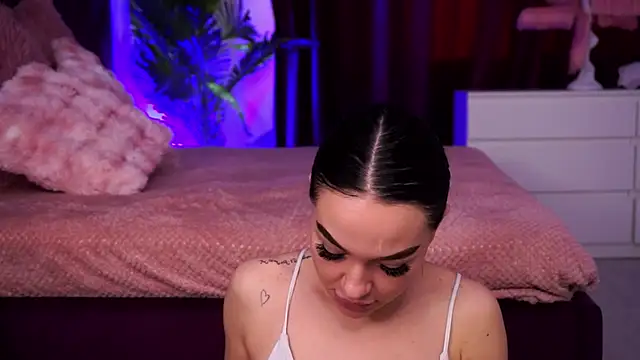 SashaLorrenz online show from 04.17.26