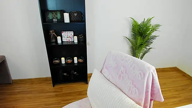 khloe starrr online show from 04.16.26