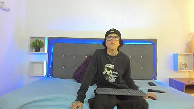 Ale cuzz online show from 04.15.26