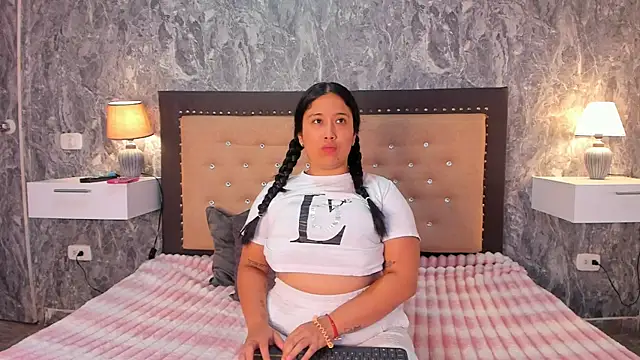 Daphne sweett online show from 03.01.26