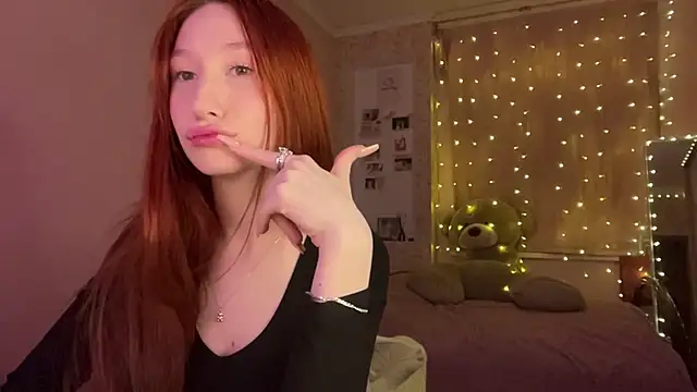 Snapshot of stella_foxi chatting on 02.25.26 stella foxi online show from 02.25.26