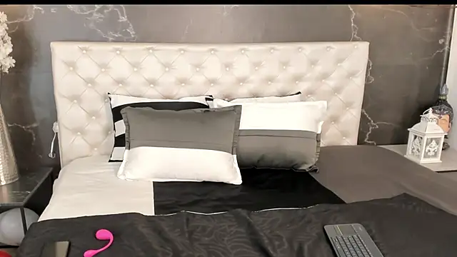 Snapshot of Samantha_Dupre chatting on 02.17.26 Samantha Dupre online show from 02.17.26