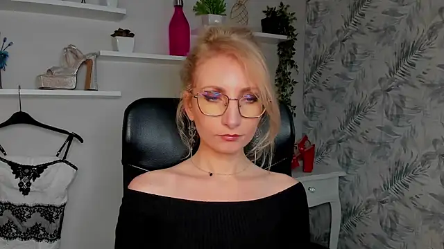 CinderellaMoon online show from 03.23.26