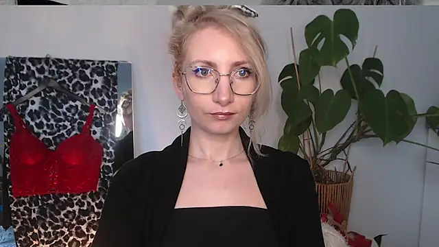 CinderellaMoon online show from 04.09.26