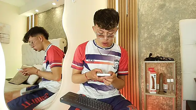 Dark Nico online show from 04.01.26