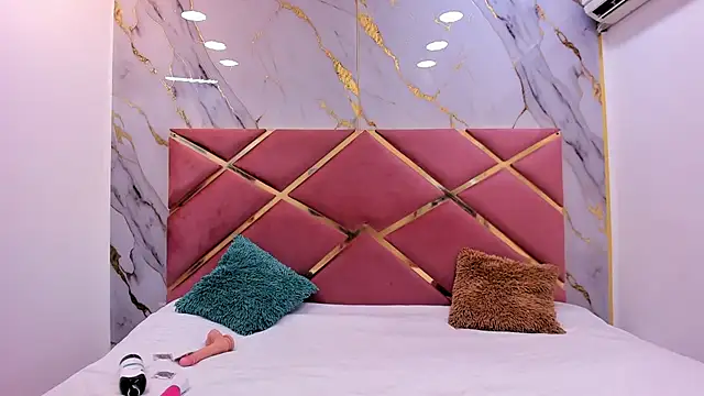 Lilith Kramston online show from 02.18.26