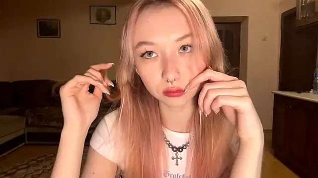 Snapshot of PinkTraible chatting on 02.13.26 PinkTraible online show from 02.13.26