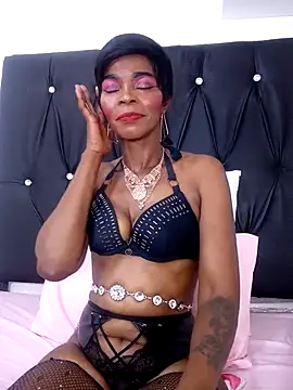 MaturePrettyLady01 online show from 03.17.26