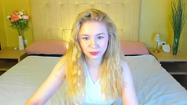 Snapshot of Linda__Bloom chatting on 05.09.26 Linda Bloom online show from 05.09.26