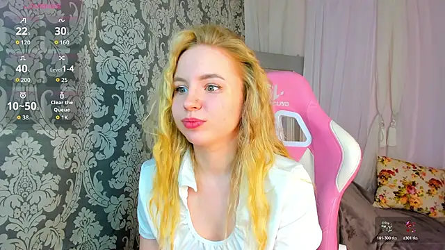 Snapshot of Linda__Bloom chatting on 05.27.26 Linda Bloom online show from 05.27.26
