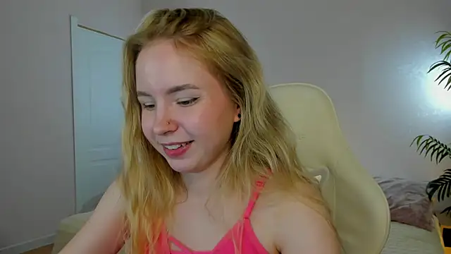 Snapshot of Linda__Bloom chatting on 05.31.26 Linda Bloom online show from 05.31.26