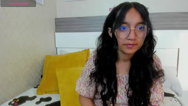 Snapshot of Emilyblussh chatting on 02.23.26 Emilyblussh online show from 02.23.26