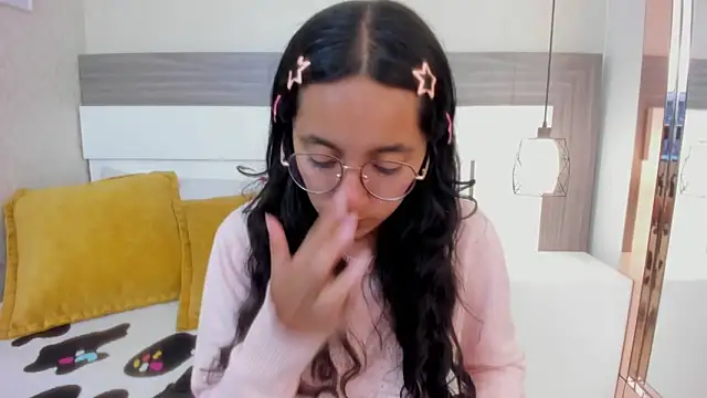 Snapshot of Emilyblussh chatting on 02.27.26 Emilyblussh online show from 02.27.26