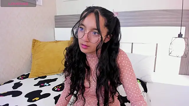 Snapshot of Emilyblussh chatting on 03.02.26 Emilyblussh online show from 03.02.26