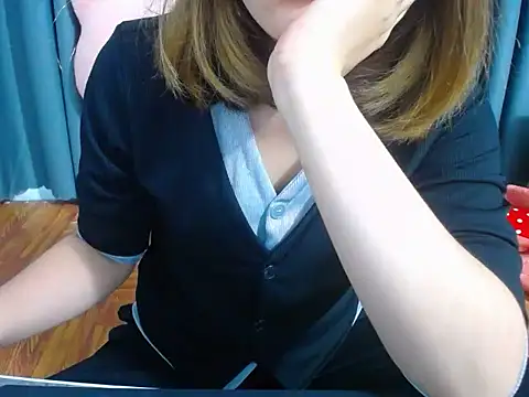 Snapshot of Lunababty chatting on 02.15.26 Lunababty online show from 02.15.26