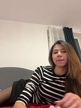 Snapshot of KiraVixenSweet chatting on 02.14.26 KiraVixenSweet online show from 02.14.26