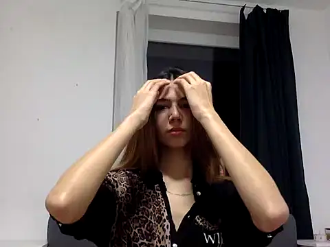 Snapshot of KiraVixenSweet chatting on 02.23.26 KiraVixenSweet online show from 02.23.26