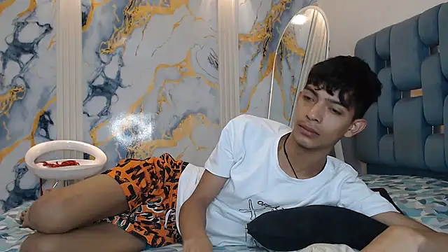 Snapshot of KITTY_BOSH chatting on 05.12.26 KITTY BOSH online show from 05.12.26