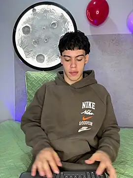 Lucian-greyy online show from 02.15.26