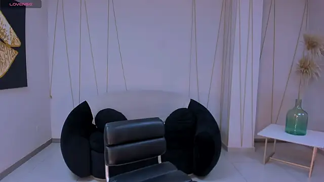 Snapshot of CarolineEvans_x chatting on 02.20.26 CarolineEvans x online show from 02.20.26