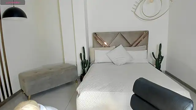 CarolineEvans x online show from 03.19.26