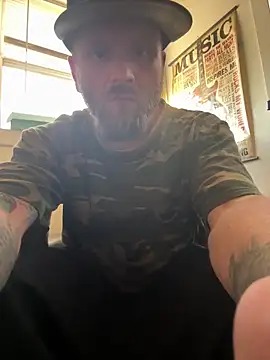 Snapshot of Mikeytoxxxic chatting on 03.13.26 Mikeytoxxxic online show from 03.13.26