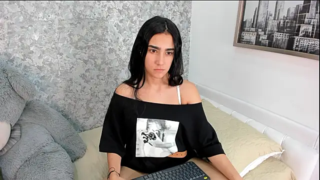 Anika H online show from 03.26.26