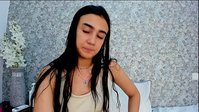 Snapshot of Anika_H chatting on 04.19.26 Anika H online show from 04.19.26