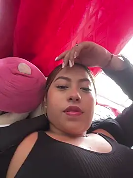 Snapshot of Emiily_joee_ chatting on 04.12.26 Emiily joee online show from 04.12.26