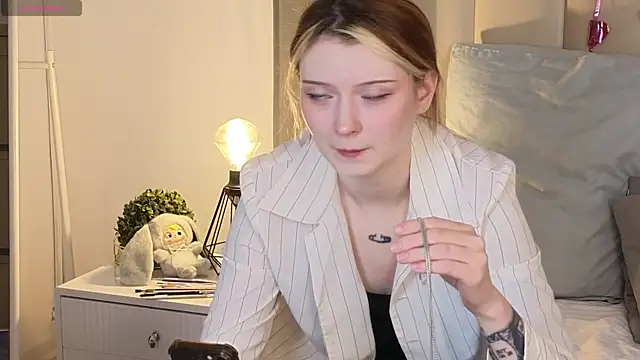 AlyssFrost online show from 02.18.26