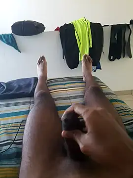 Snapshot of isuru_lakshan chatting on 02.17.26 isuru lakshan online show from 02.17.26