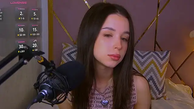 Snapshot of LanaLedger chatting on 02.17.26 LanaLedger online show from 02.17.26