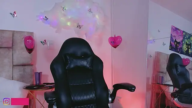 MiiaBlumm  online show from 03.19.26