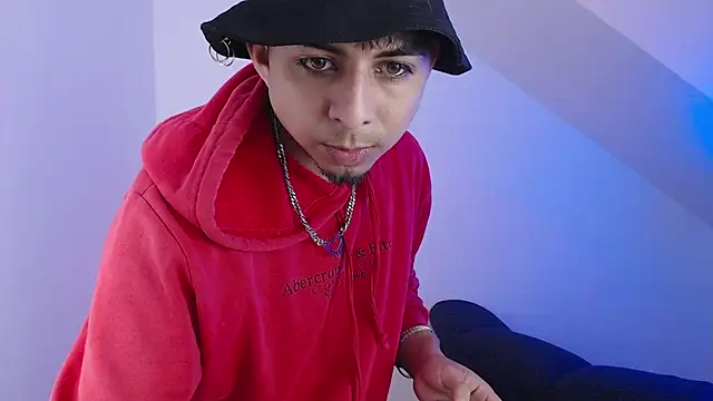 Snapshot of polloCol4U chatting on 04.13.26 polloCol4U online show from 04.13.26