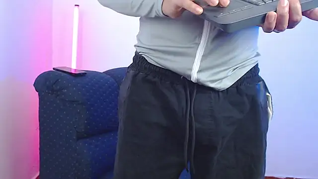 Snapshot of polloCol4U chatting on 04.16.26 polloCol4U online show from 04.16.26