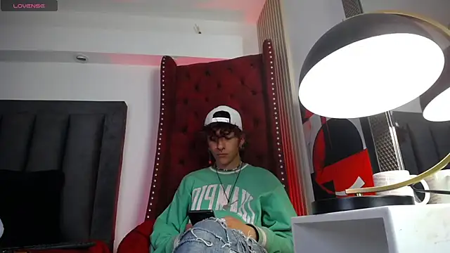 Snapshot of Cain_Dantalion chatting on 04.11.26 Cain Dantalion online show from 04.11.26