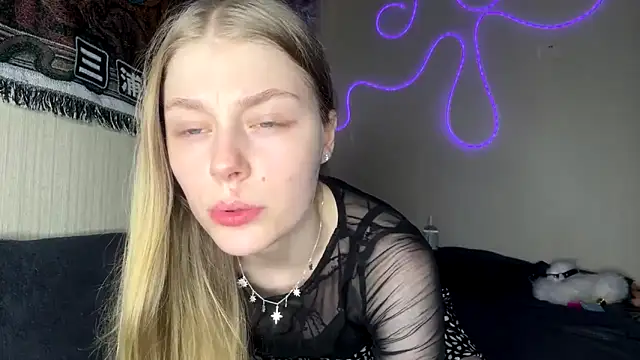 CassandraMur online show from 02.18.26