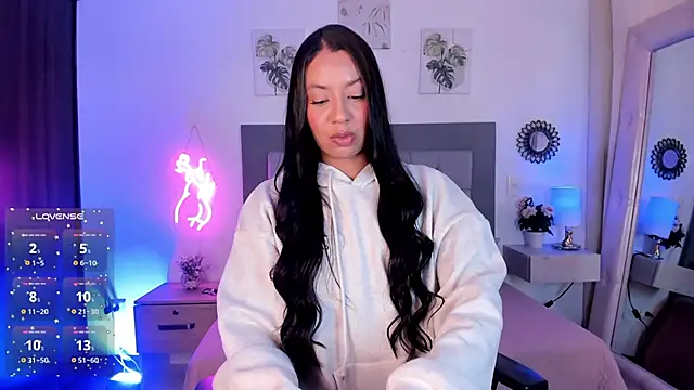 Snapshot of julietha_Vega chatting on 04.21.26 julietha Vega online show from 04.21.26