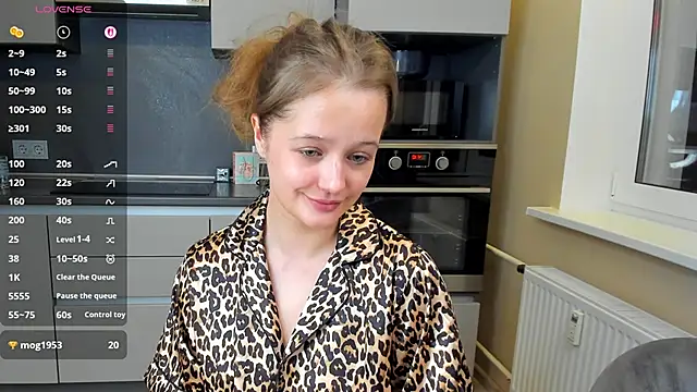 Mary Phoenix online show from 02.15.26