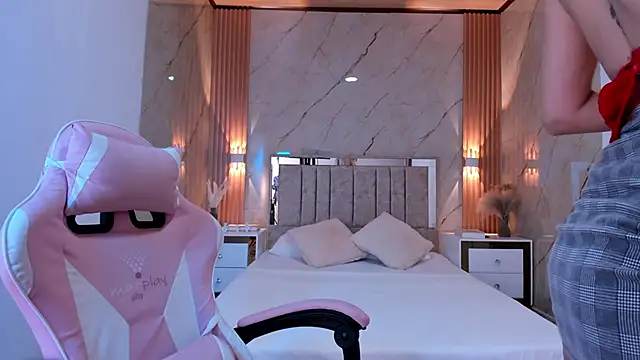 Snapshot of your_whore_Salome chatting on 02.24.26 your whore Salome online show from 02.24.26