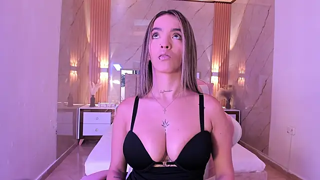 Snapshot of your_whore_Salome chatting on 02.25.26 your whore Salome online show from 02.25.26